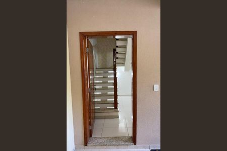 Casa à venda com 230m², 3 quartos e 2 vagas