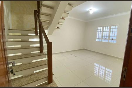 Casa à venda com 230m², 3 quartos e 2 vagas