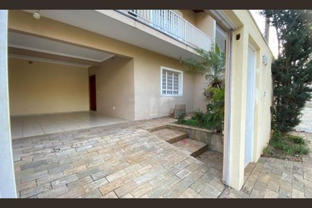 Casa à venda com 230m², 3 quartos e 2 vagas