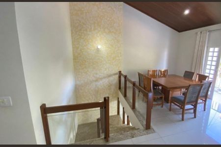 Casa à venda com 230m², 3 quartos e 2 vagas