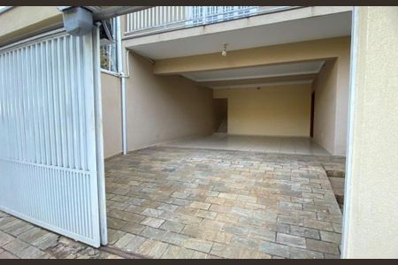 Casa à venda com 230m², 3 quartos e 2 vagas