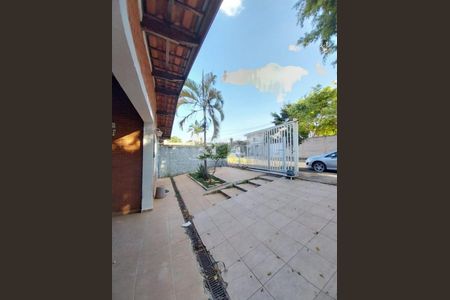 Casa à venda com 190m², 2 quartos e 1 vaga