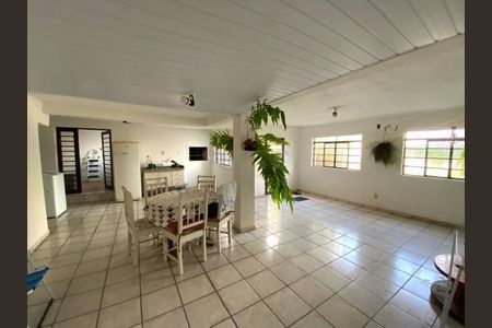 Casa à venda com 5 quartos, 255m² em Jardim Capivari, Campinas