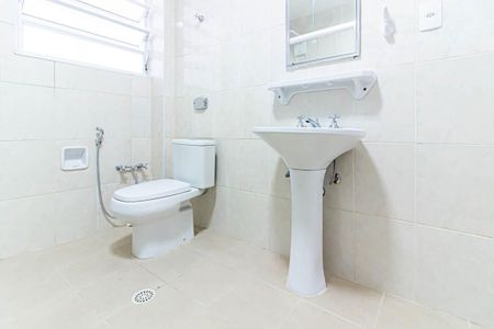 Apartamento para alugar com 135m², 2 quartos e sem vagaBanheiro