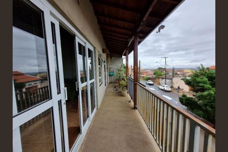 Casa à venda com 3 quartos, 238m² em Parque Jambeiro, Campinas