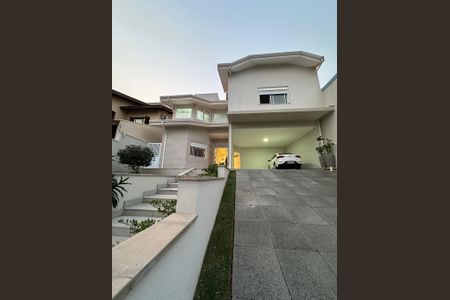 Casa à venda com 370m², 6 quartos e 2 vagas