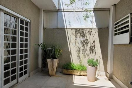 Casa à venda com 288m², 3 quartos e 4 vagas