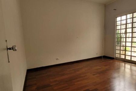 Casa à venda com 288m², 3 quartos e 4 vagas