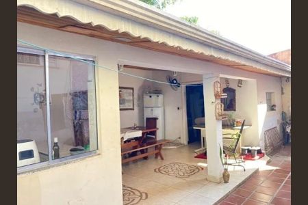 Casa à venda com 220m², 4 quartos e 2 vagas