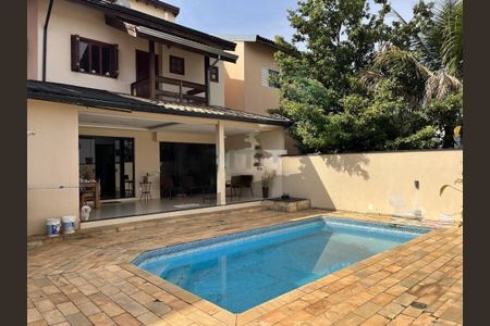 Casa à venda com 220m², 3 quartos e sem vaga