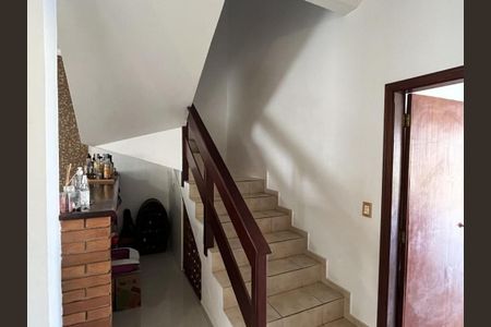 Casa à venda com 220m², 3 quartos e sem vaga