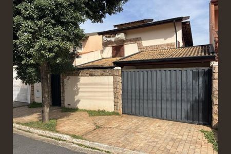 Casa à venda com 220m², 3 quartos e sem vaga