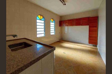 Casa à venda com 208m², 3 quartos e 2 vagas