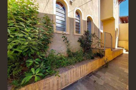 Casa à venda com 208m², 3 quartos e 2 vagas