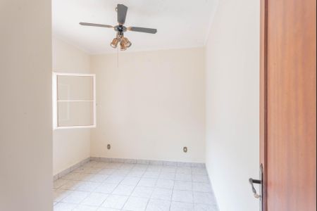 Casa à venda com 312m², 4 quartos e 4 vagasCasa 2-Quarto