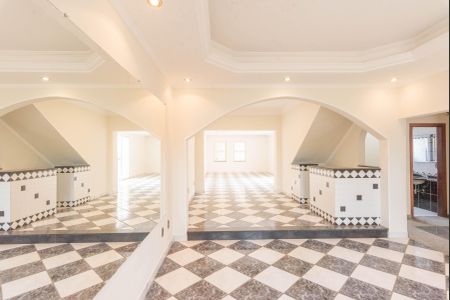 Casa à venda com 312m², 4 quartos e 4 vagasSala