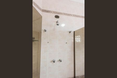 Casa à venda com 312m², 4 quartos e 4 vagasBanheiro da Suíte