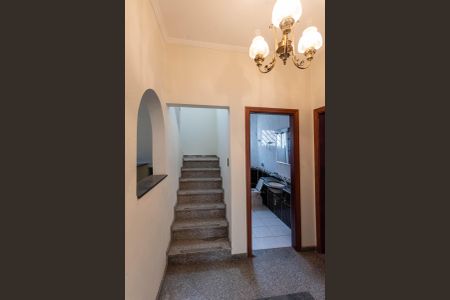 Casa à venda com 312m², 4 quartos e 4 vagasEscada