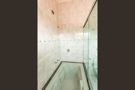 Casa à venda com 312m², 4 quartos e 4 vagasBanheiro Social