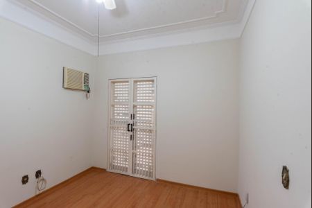Casa à venda com 312m², 4 quartos e 4 vagasQuarto 2