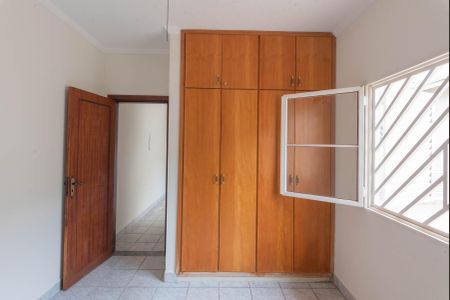Casa à venda com 312m², 4 quartos e 4 vagasCasa 2-Quarto