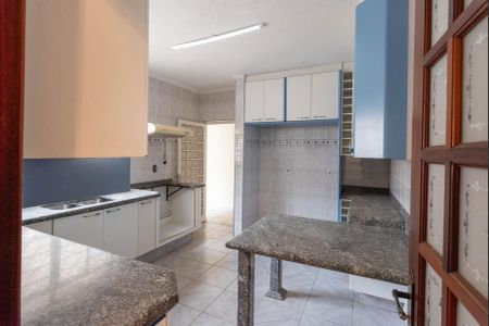 Casa à venda com 312m², 4 quartos e 4 vagasCozinha