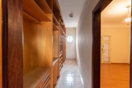 Casa à venda com 312m², 4 quartos e 4 vagasSuíte-Closet