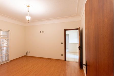 Casa à venda com 312m², 4 quartos e 4 vagasSuíte