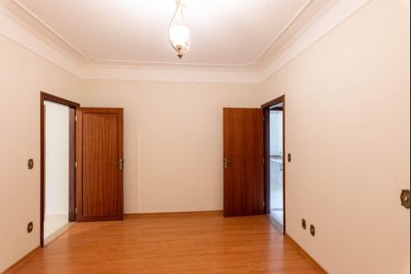 Casa à venda com 312m², 4 quartos e 4 vagasSuíte