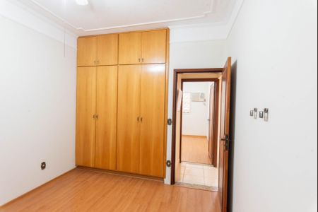 Casa à venda com 312m², 4 quartos e 4 vagasQuarto 2