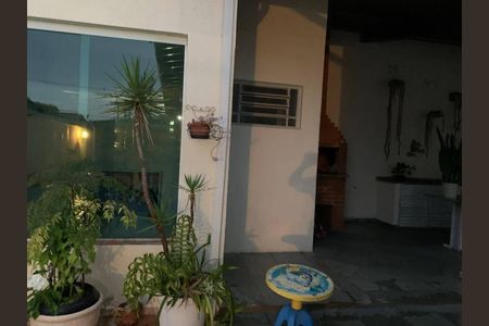 Casa à venda com 281m², 3 quartos e 2 vagas