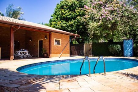 Casa à venda com 488m², 4 quartos e 6 vagas