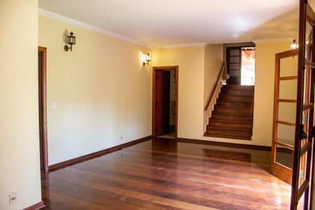 Casa à venda com 488m², 4 quartos e 6 vagas
