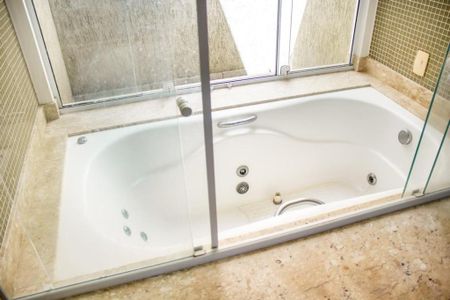 Casa à venda com 488m², 4 quartos e 6 vagas