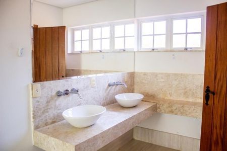 Casa à venda com 488m², 4 quartos e 6 vagas