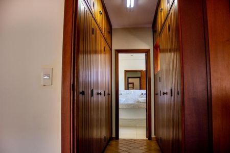 Casa à venda com 488m², 4 quartos e 6 vagas