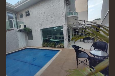 Casa à venda com 177m², 3 quartos e 2 vagas
