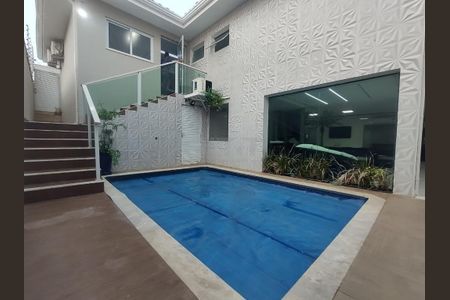 Casa à venda com 177m², 3 quartos e 2 vagas