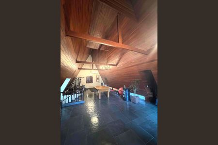 Casa à venda com 366m², 4 quartos e 4 vagas