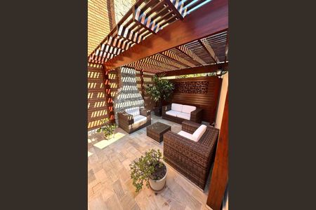 Casa à venda com 366m², 4 quartos e 4 vagas