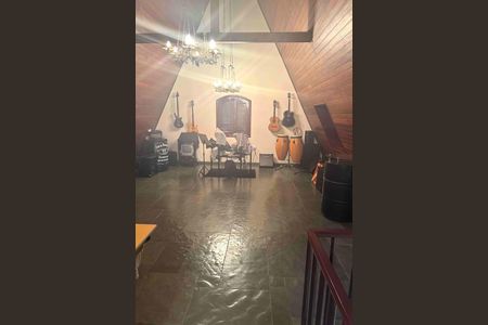 Casa à venda com 366m², 4 quartos e 4 vagas