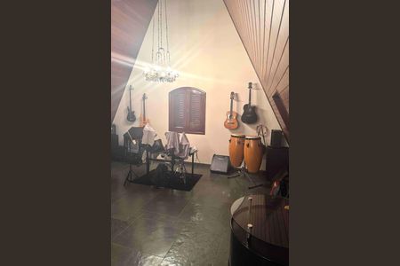 Casa à venda com 366m², 4 quartos e 4 vagas