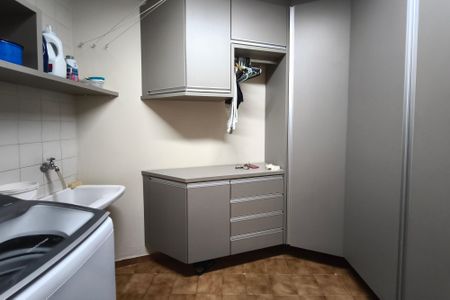 Casa à venda com 366m², 4 quartos e 4 vagasÁrea de Serviço