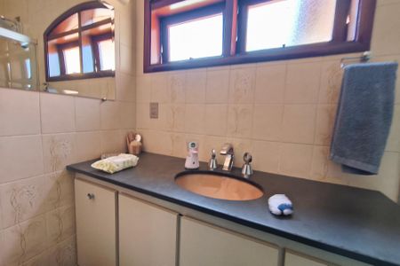 Casa à venda com 366m², 4 quartos e 4 vagasBanheiro Social