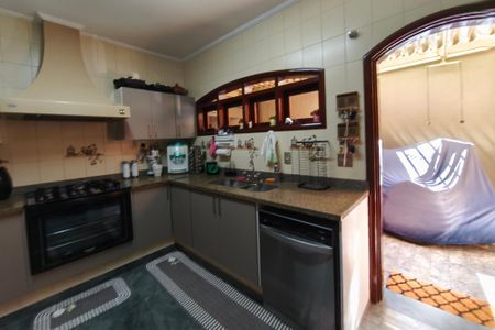 Casa à venda com 366m², 4 quartos e 4 vagasCozinha