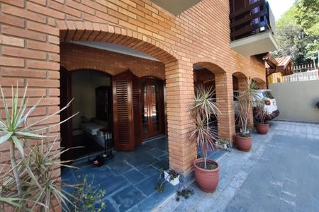 Casa à venda com 366m², 4 quartos e 4 vagasQuintal - Garagem