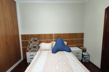 Casa à venda com 366m², 4 quartos e 4 vagasQuarto 2