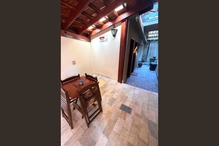 Casa à venda com 366m², 4 quartos e 4 vagas