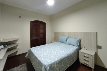 Casa à venda com 366m², 4 quartos e 4 vagasSuíte 2