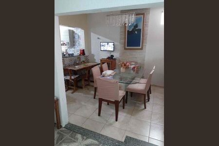 Casa à venda com 172m², 3 quartos e 2 vagas